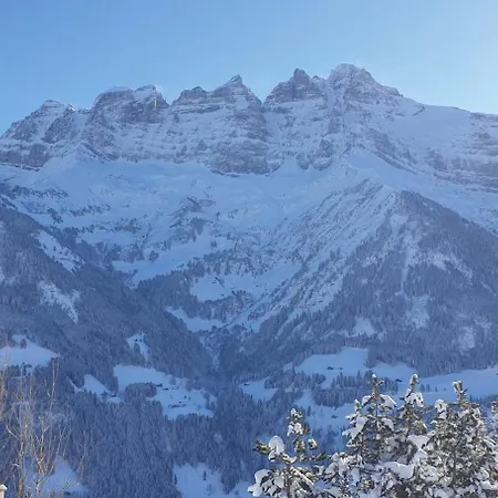 Le Grenier Des Crosets, Vue Exceptionnelle Sur Les Dents Du Midi